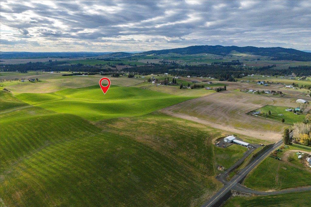 Photo of 14906 S Madison Rd, Valleyford, WA 99036 (MLS # 202615702)