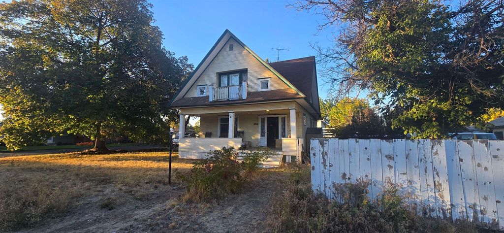 Photo of 828 W Nebraska Ave, Spokane, WA 99205 (MLS # 202525427)
