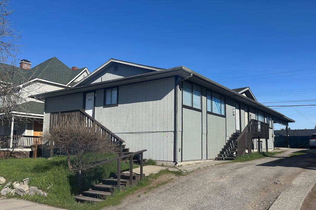 Photo 1 of 50 — 911 E Bridgeport Ave, Spokane, WA 99207