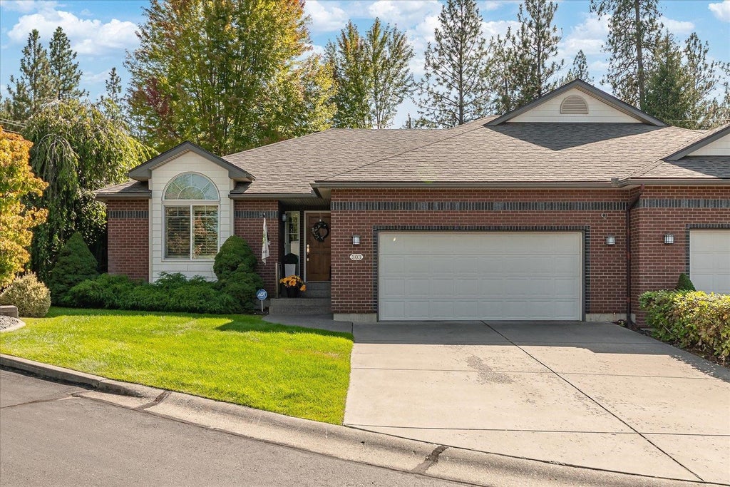 Photo of 303 W Arrow Ln, Spokane, WA 99208 (MLS # 202625649)