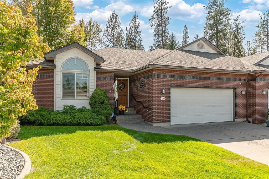 Photo of 303 W Arrow Ln, Spokane, WA 99208 (MLS # 202625649)