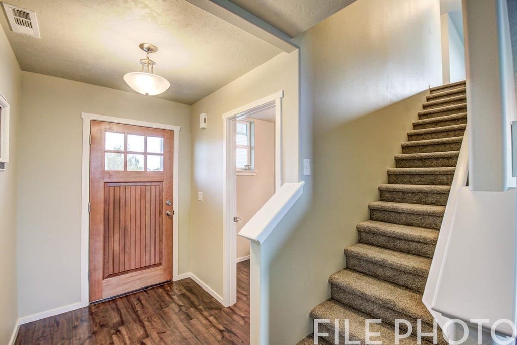 Photo of 11 N DRUMMOND St, Spokane Valley, WA 99016 (MLS # 202612268)