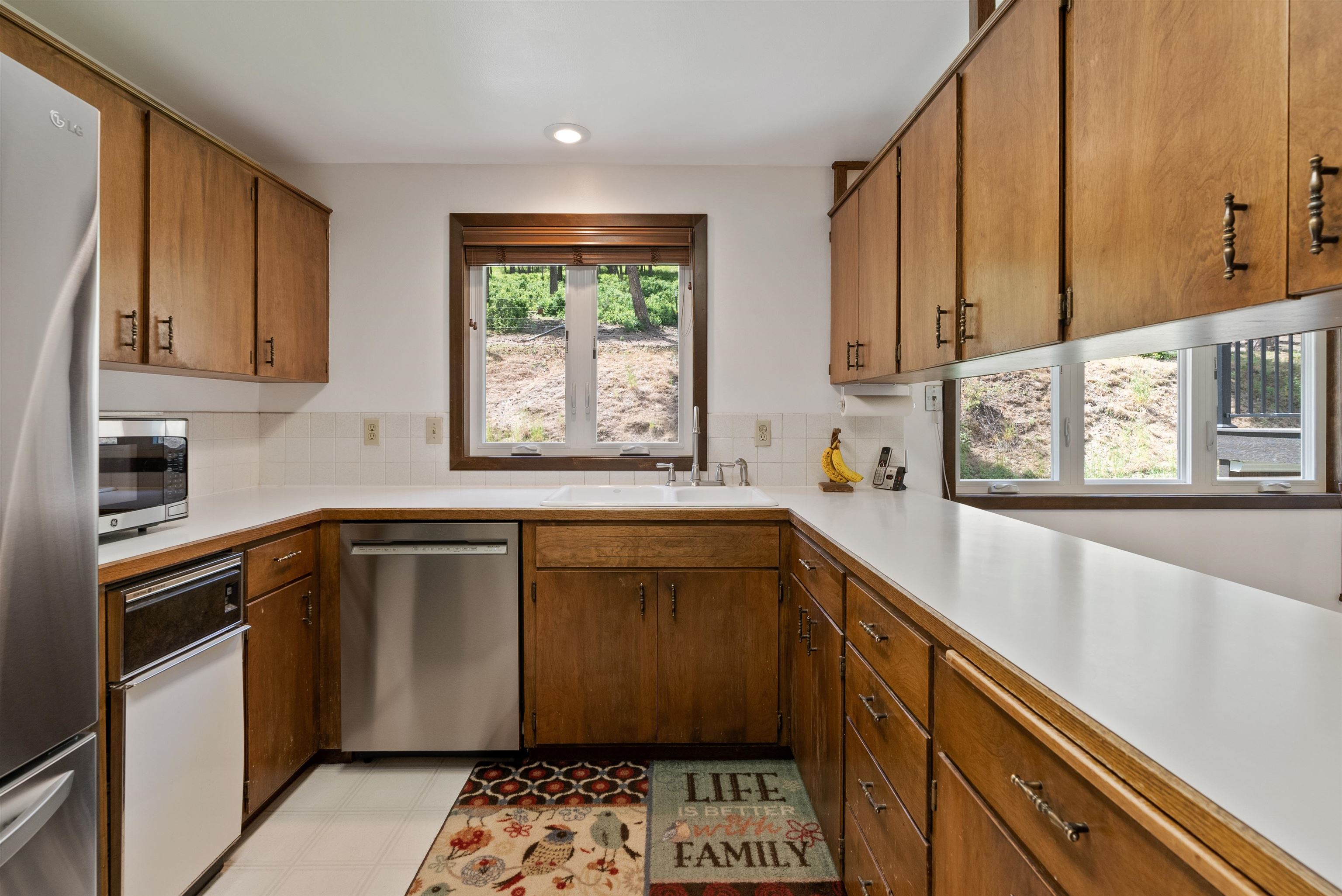 Photo 18 of 49 of 12815 E Sillman Rd house