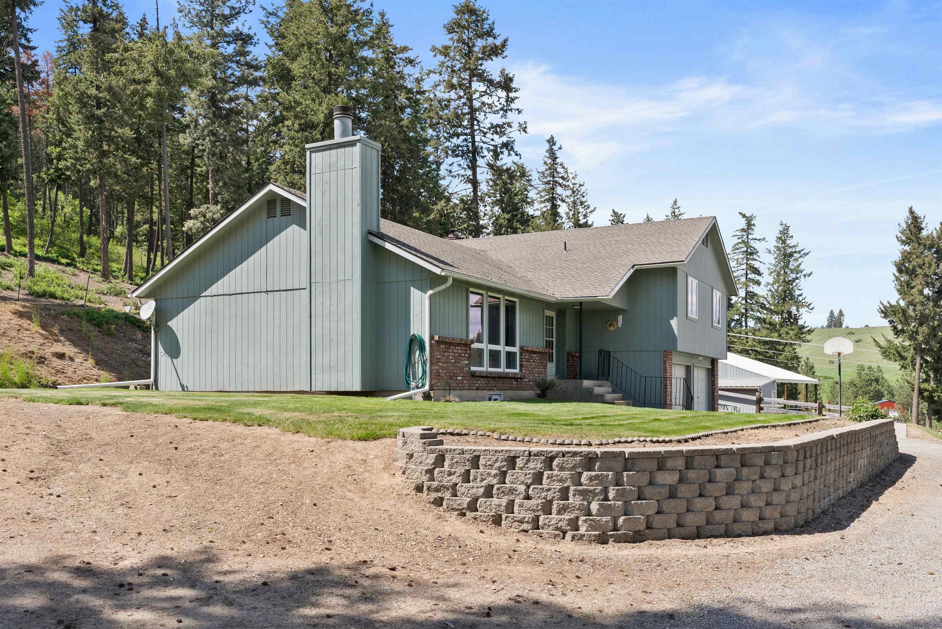 Photo 8 of 49 of 12815 E Sillman Rd house