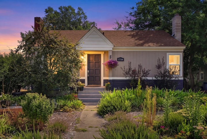 Photo 1 of 32 — 1724 N Lacey St, Spokane, WA 99207