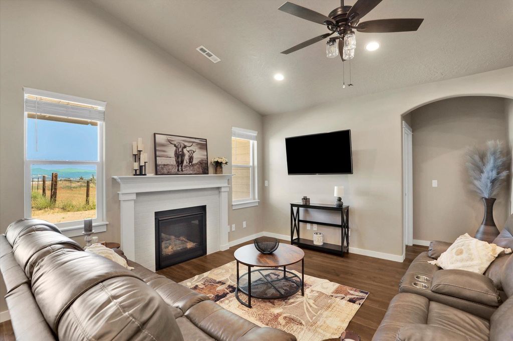 Photo of 18381 E 17th Ave, Greenacres, WA 99016 (MLS # 202525415)