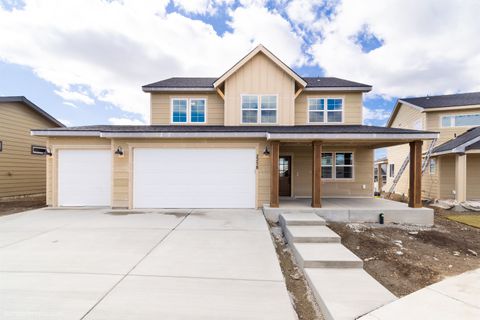 Photo of 12249 N VALENCIA Ave, Spokane, WA 99208 (MLS # 202526792)