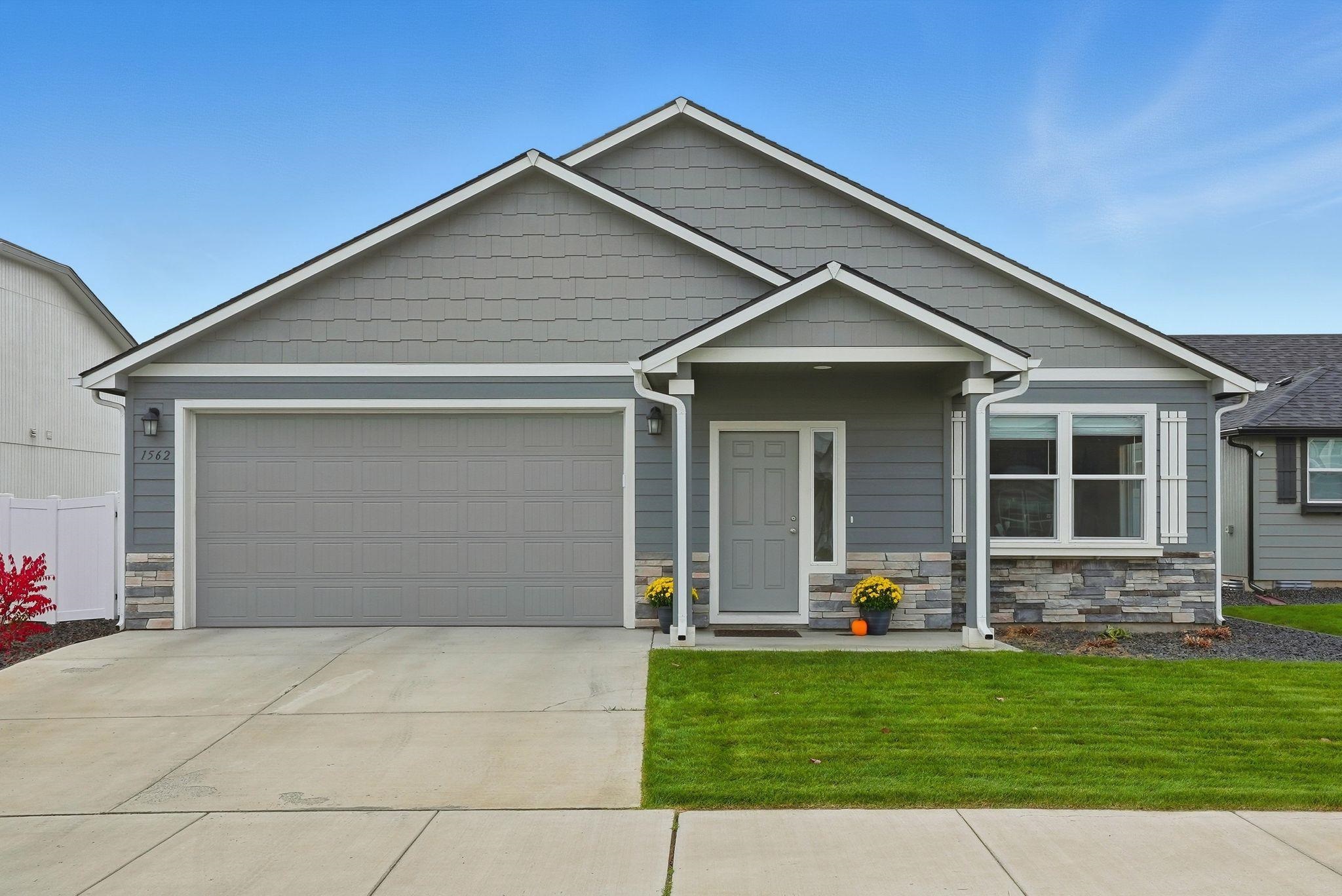 Photo 1 of 22 — 1562 E B St, Deer Park, WA 99006