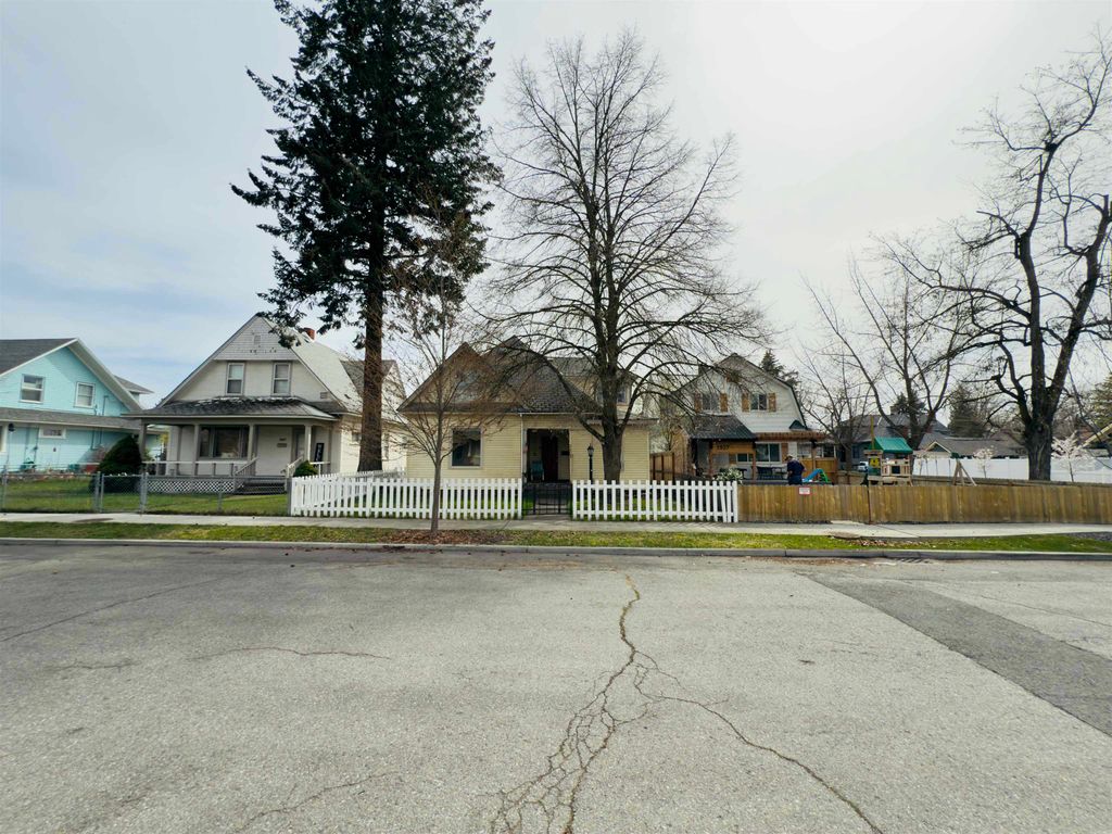 Photo of 2823 W Sharp Ave, Spokane, WA 99201 (MLS # 202615802)
