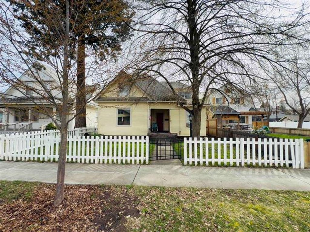 Photo of 2823 W Sharp Ave, Spokane, WA 99201 (MLS # 202615802)