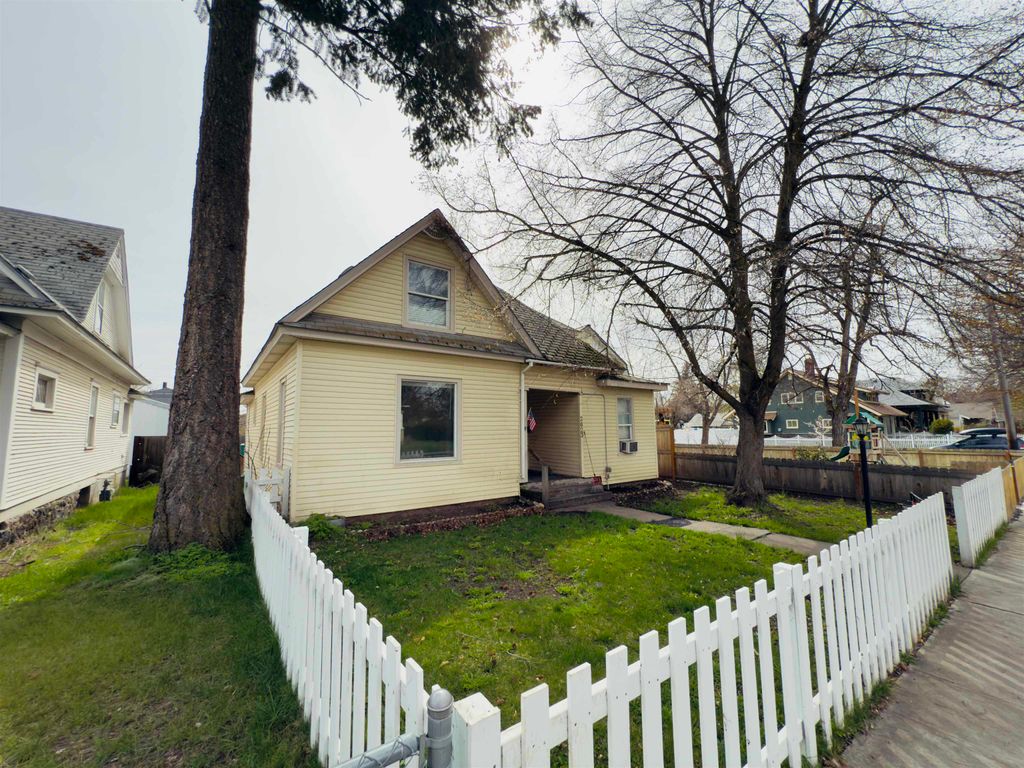 Photo of 2823 W Sharp Ave, Spokane, WA 99201 (MLS # 202615802)