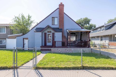 Photo of 824 E Gordon Ave, Spokane, WA 99207 (MLS # 202525721)