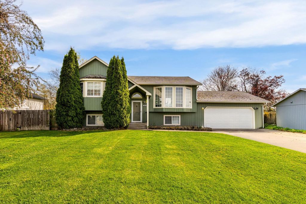 Photo of 20010 E GRACE Ln, Otis Orchards, WA 99027 (MLS # 202615943)