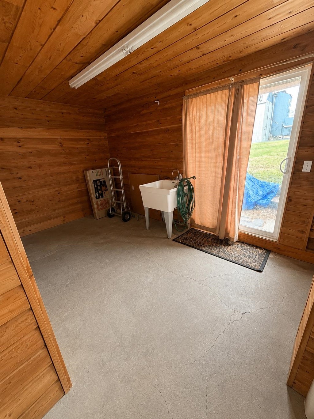Photo of 108 W 5th St, Rosalia, WA 99170 (MLS # 202623598)
