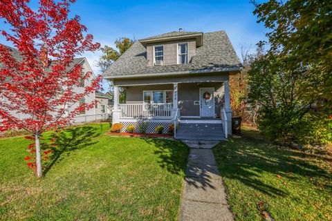 Photo of 1924 W Indiana Ave, Spokane, WA 99205 (MLS # 202525888)