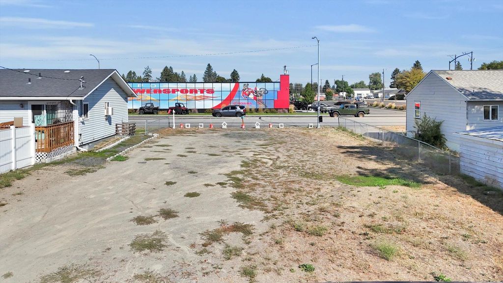 Photo of 2020 E FRANCIS Ave, Spokane, WA 99208 (MLS # 202525527)