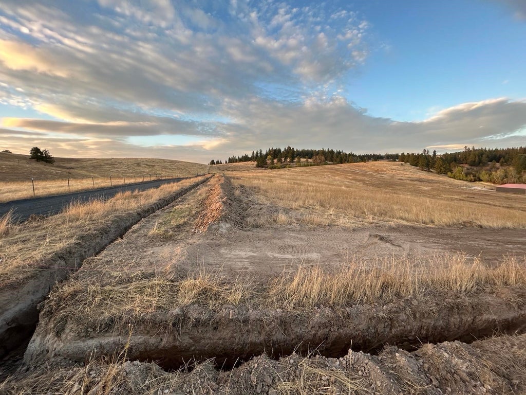 Photo of 11707 E Tallman Rd, Chattaroy, WA 99003 (MLS # 202622098)