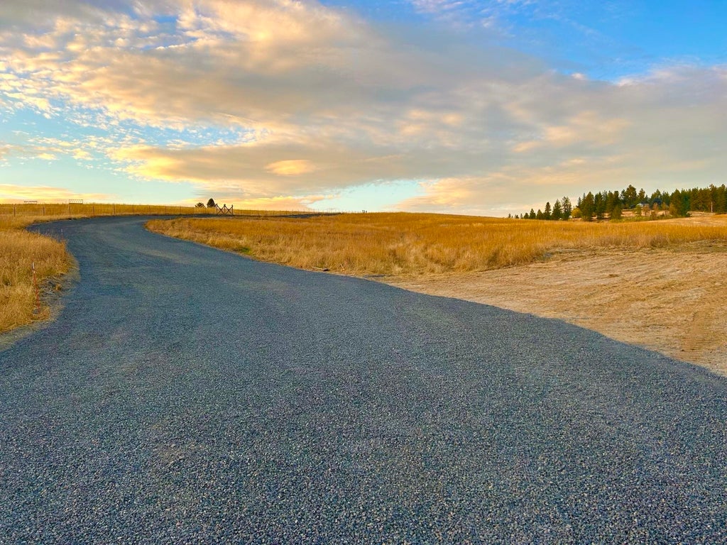 Photo of 11707 E Tallman Rd, Chattaroy, WA 99003 (MLS # 202622098)