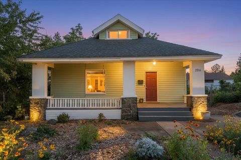 Photo of 2914 E 34th Ave, Spokane, WA 99203 (MLS # 202613187)