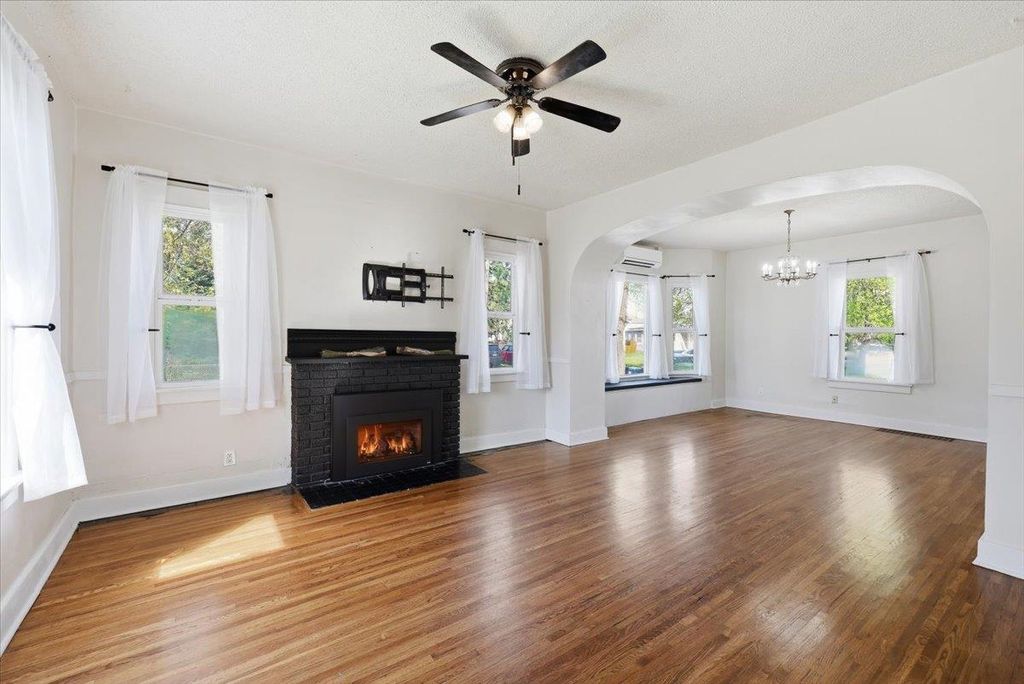 Photo of 1303 E Montgomery Ave, Spokane, WA 99207 (MLS # 202615985)