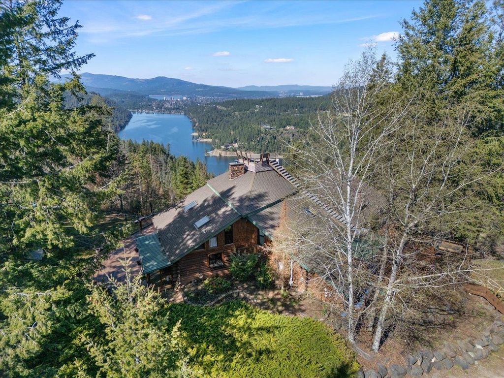 Photo of 31 S Lightning Spur Ln, Coeur d Alene, ID 83814 (MLS # 202615440)