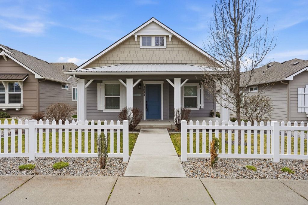Photo of 1625 N Holl Blvd, Liberty Lake, WA 99016 (MLS # 202617595)