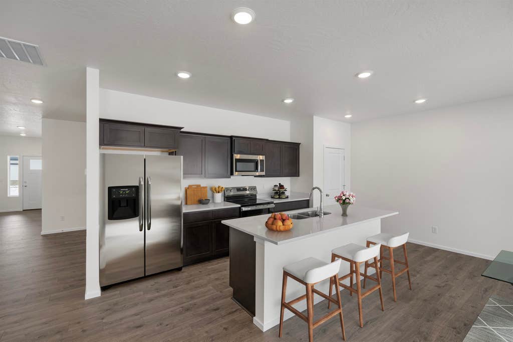 Photo of 418 N Washington Ave, Deer Park, WA 99006 (MLS # 202621226)