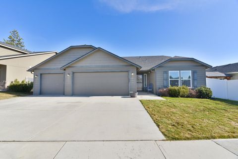 Photo of 917 S Soda Rd, Spokane, WA 99224 (MLS # 202612613)