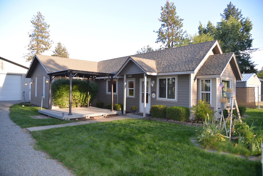 Photo of 7102 E 9th Ave, Spokane Valley, WA 99212 (MLS # 202624493)