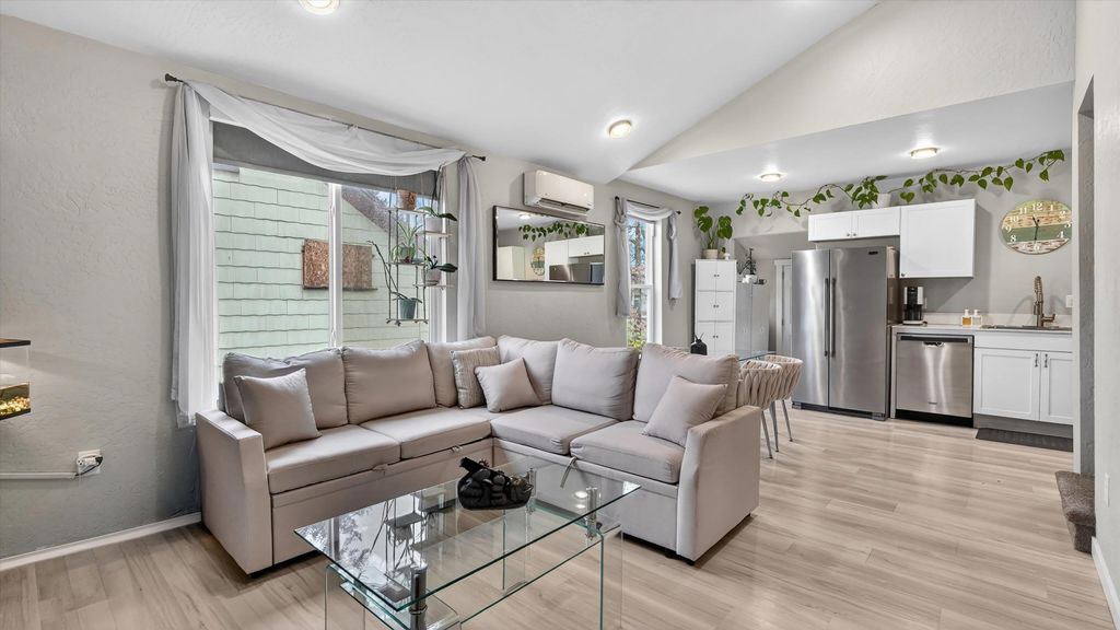 Photo of 2707 E Desmet Ave, Spokane, WA 99202 (MLS # 202615633)