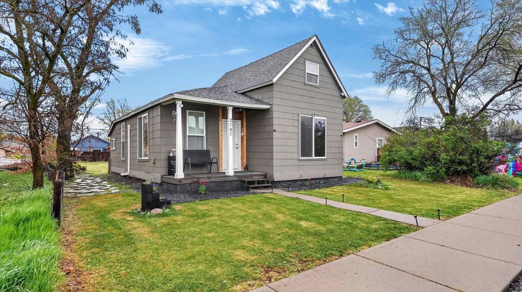 Photo of 2707 E Desmet Ave, Spokane, WA 99202 (MLS # 202615633)