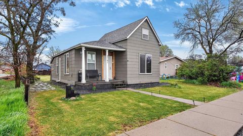 Photo of 2707 E Desmet Ave, Spokane, WA 99202 (MLS # 202615633)