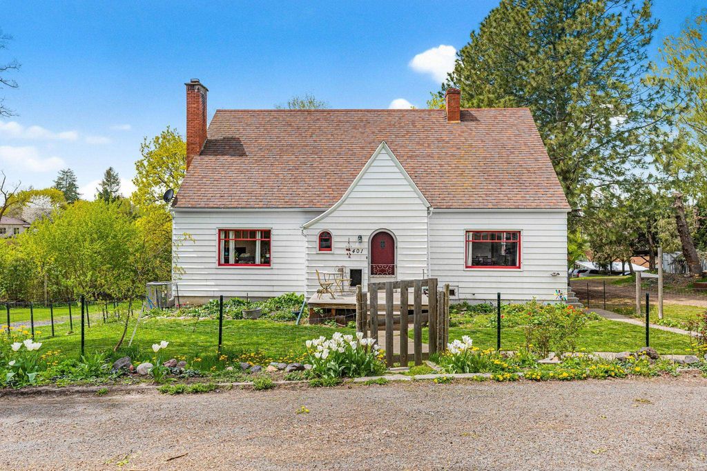 Photo of 401 S Crosby St, Tekoa, WA 99033 (MLS # 202616383)