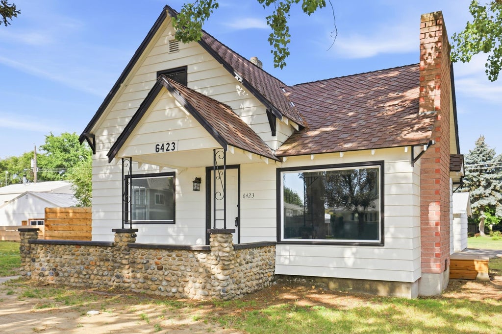 Photo of 6423 N Washington St, Spokane, WA 99208 (MLS # 202613404)