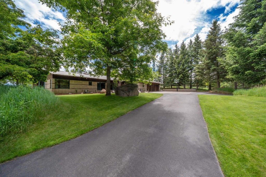Photo of 1616 E Whispering Springs Ln, Colbert, WA 99005 (MLS # 202624495)