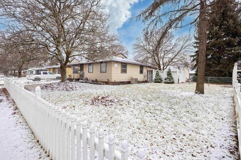 Photo of 708 E Decatur Ave, Spokane, WA 99208 (MLS # 202616129)