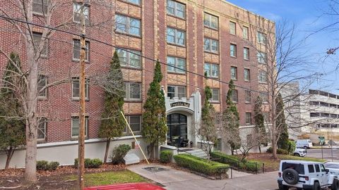 Photo of 704 W 6th Ave, Spokane, WA 99204 (MLS # 202610818)