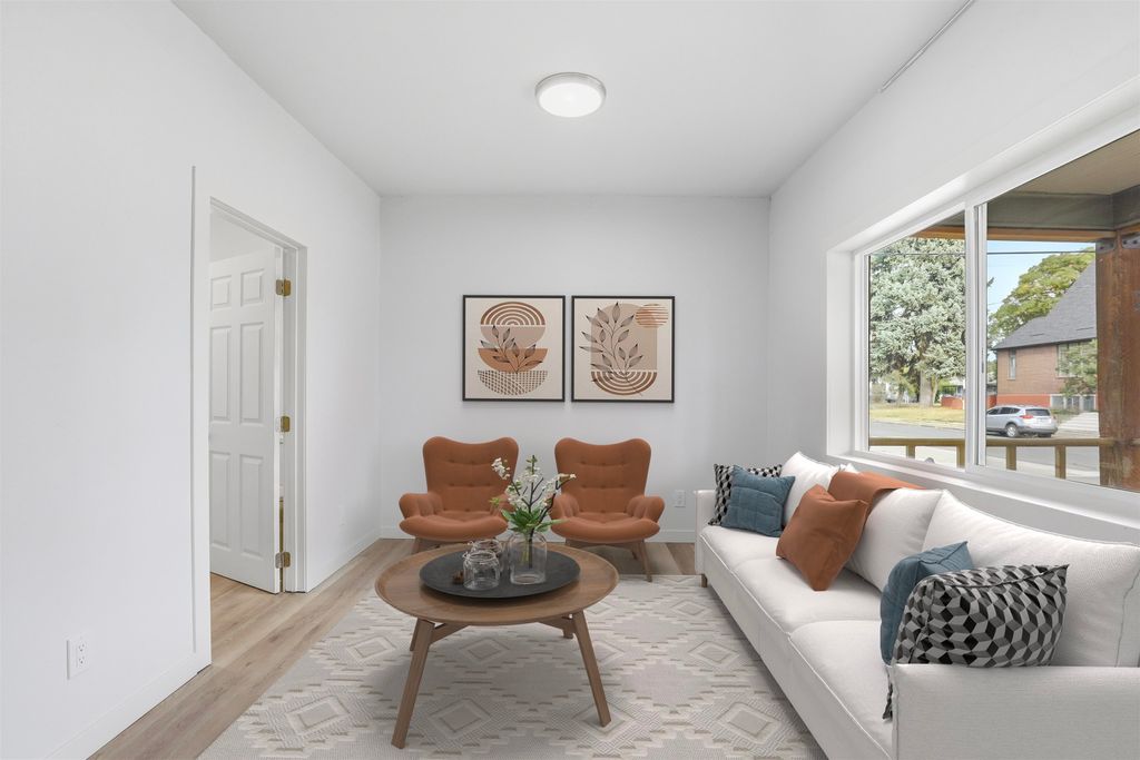 Photo of 2811 N Lincoln St, Spokane, WA 99205 (MLS # 202525504)