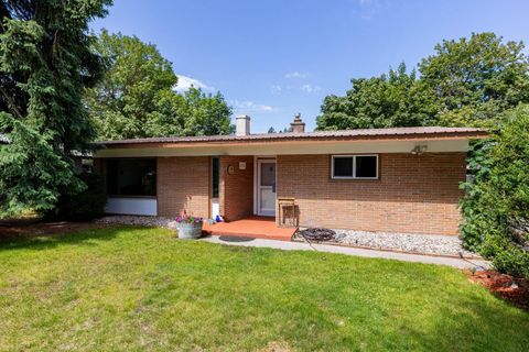 Photo of 6721 N Howard St, Spokane, WA 99208 (MLS # 202614067)