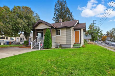Photo of 1529 W Nora Ave, Spokane, WA 99205 (MLS # 202525867)