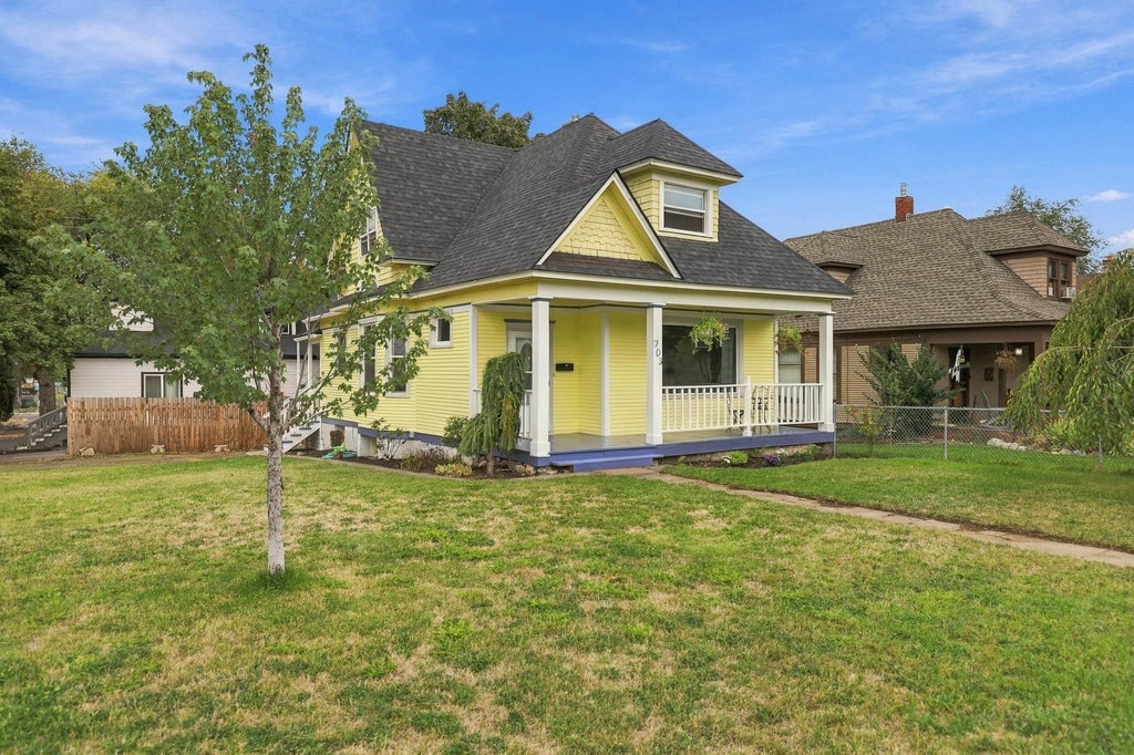 Photo of 703 W Spofford Ave, Spokane, WA 99205 (MLS # 202624533)