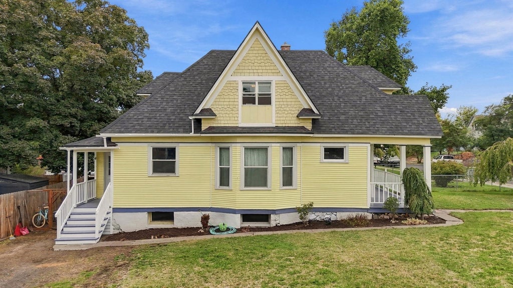 Photo of 703 W Spofford Ave, Spokane, WA 99205 (MLS # 202624533)