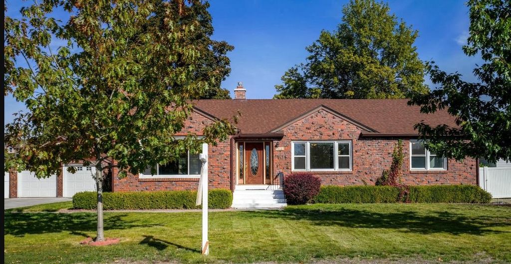 Photo of 9607 E Upriver Dr, Spokane Valley, WA 99206 (MLS # 202616601)