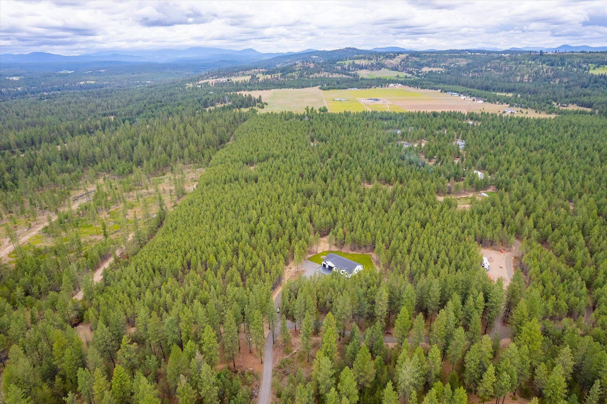 Photo 44 of 50 of 6863 E Elk Chattaroy Rd house