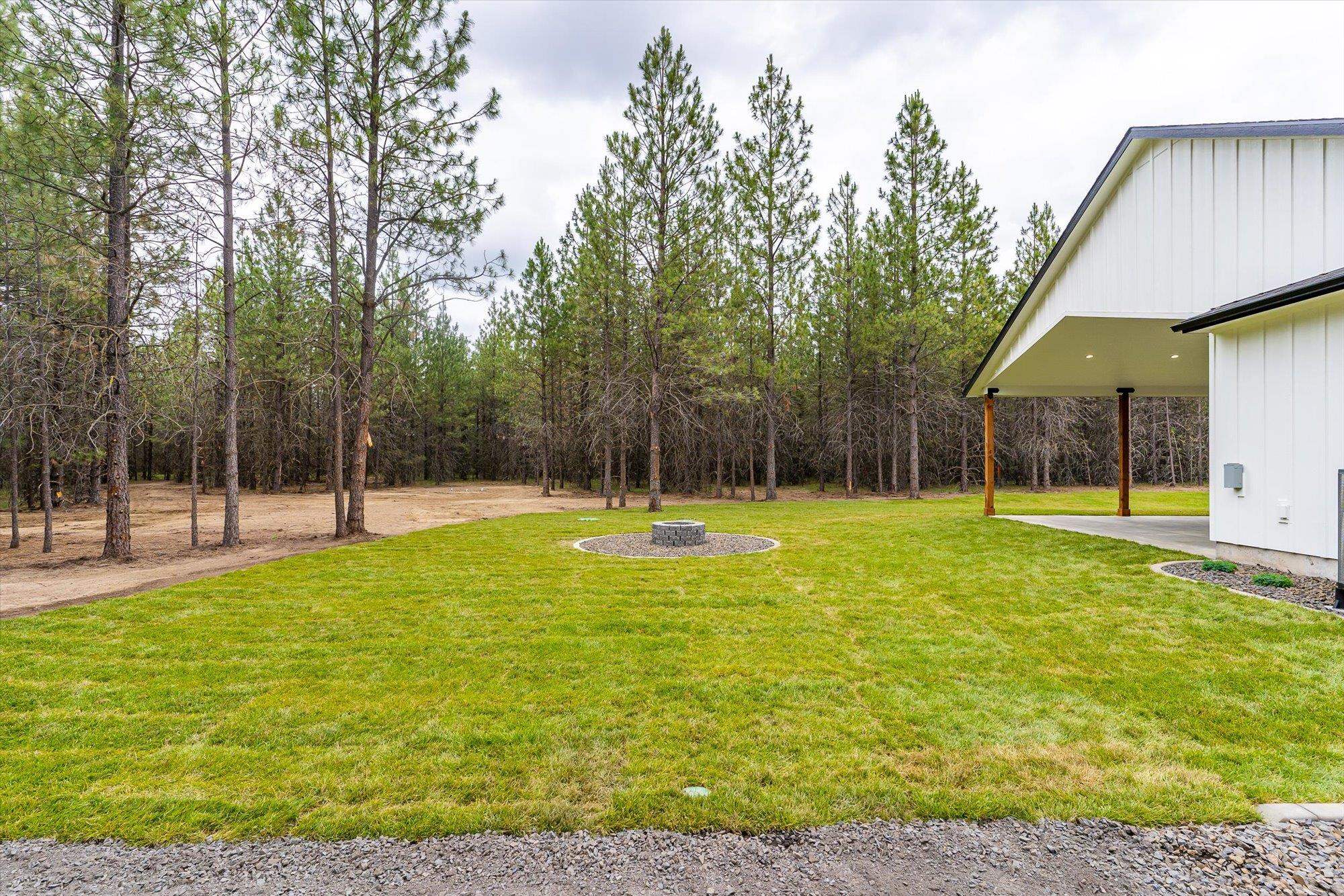 Photo 29 of 50 of 6863 E Elk Chattaroy Rd house