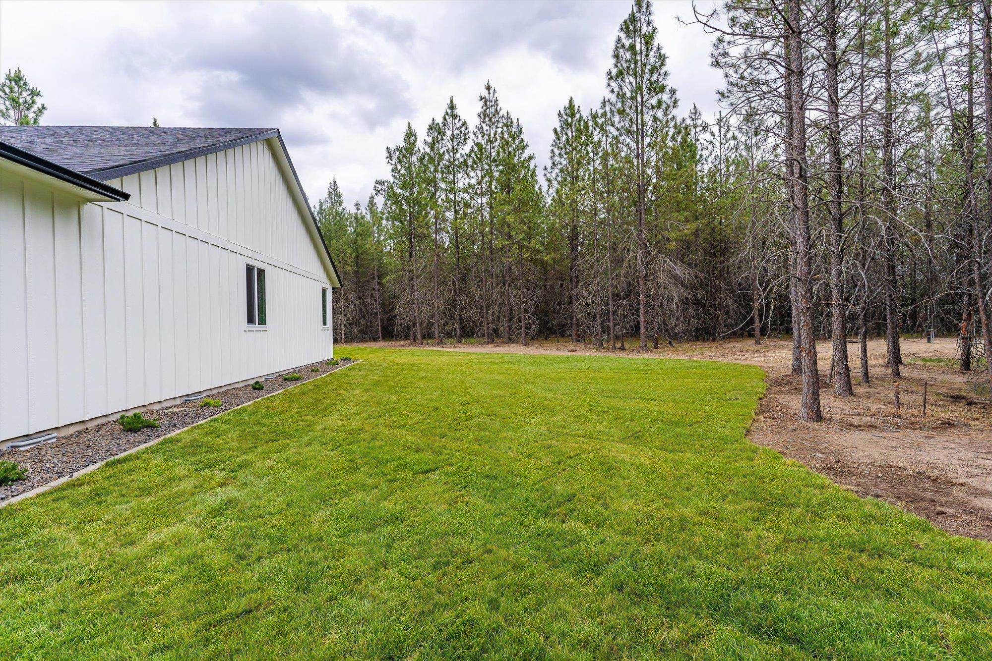 Photo 34 of 50 of 6863 E Elk Chattaroy Rd house