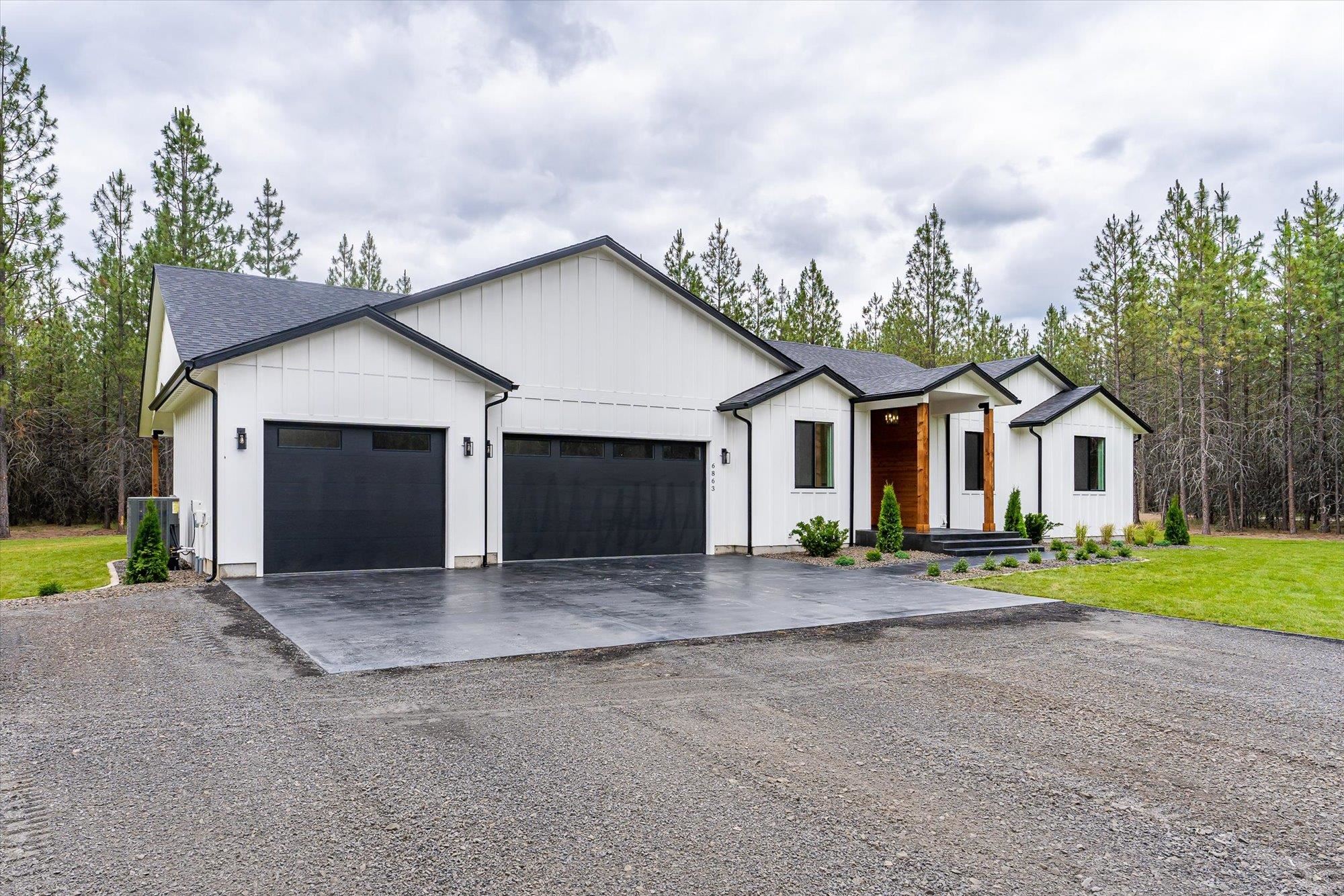 Photo 37 of 50 of 6863 E Elk Chattaroy Rd house