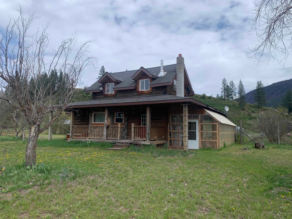 Photo of 3383 Hwy 25 N #16 Hwy, Northport, WA 99157 (MLS # 202616310)