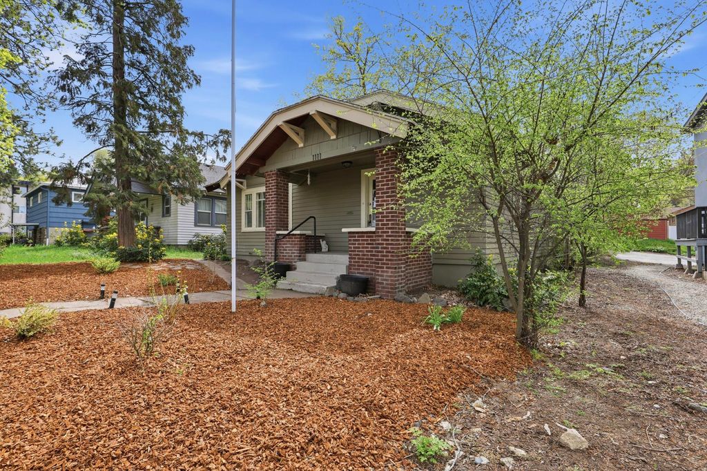 Photo of 1111 W 11th Ave, Spokane, WA 99204 (MLS # 202616012)