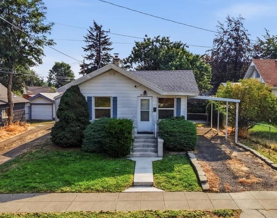 Photo of 2312 N Jefferson St, Spokane, WA 99205 (MLS # 202622861)